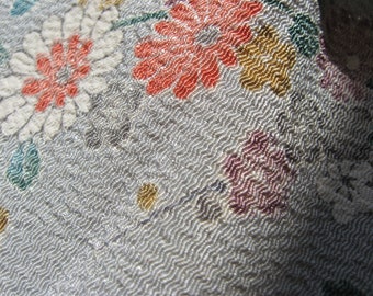 Kimono silk, 200 cm, chirimen, chrysanthemums, silk crepe, high-class, unprocessed by roll, light bleu gray with colorful flowers