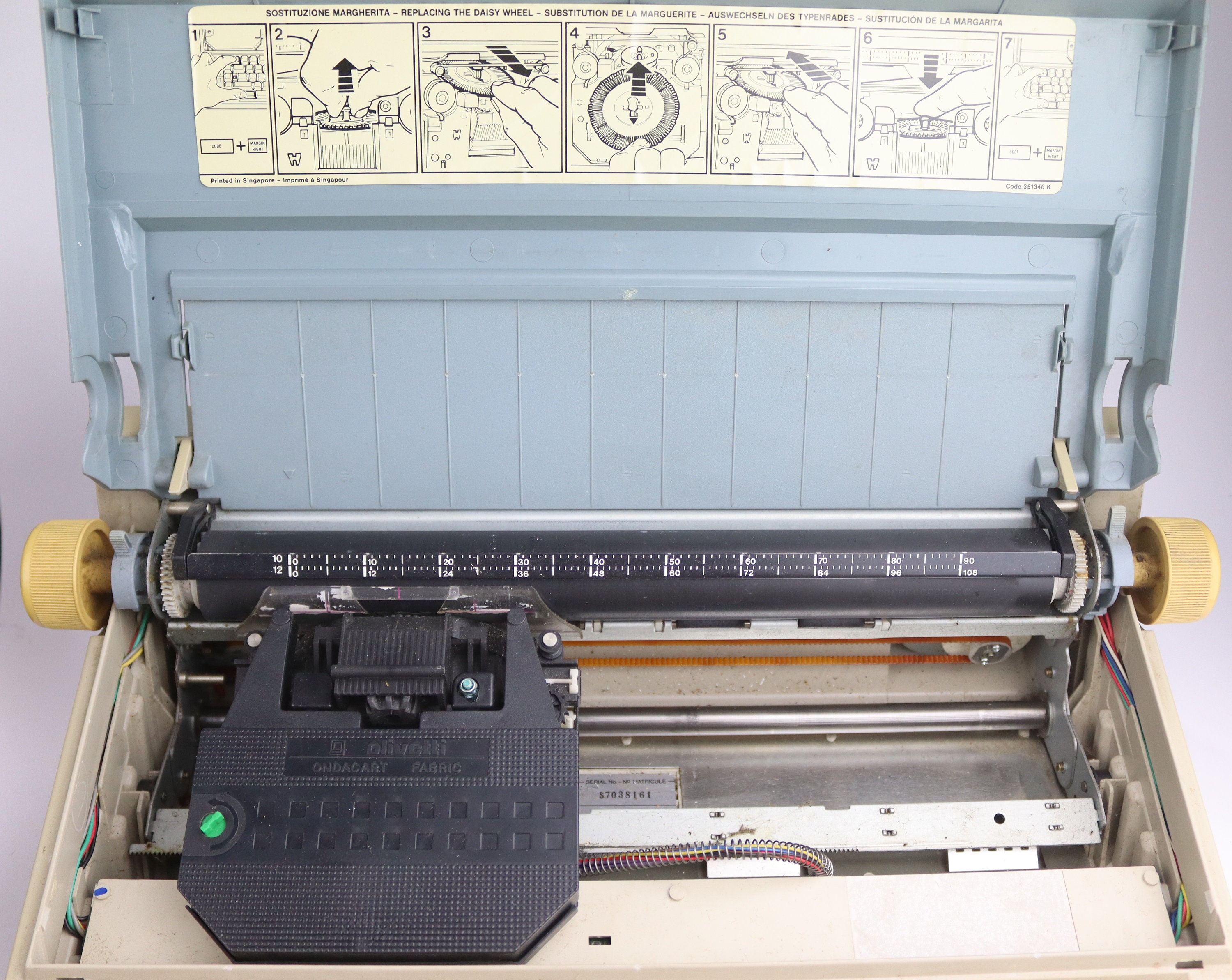 1999 ヴィンテージ電動タイプライター Olivetti ET Personal 55