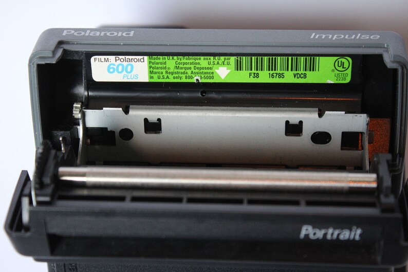 Appareil Photo Polaroid Impulse Portrait (Format 600) – Testé, état TBE