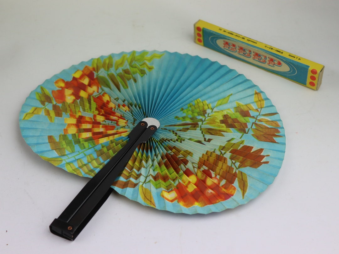 1987 New Soviet Ladies Folding Fan. Vintage Paper Fan. Fashion. Vintage ...