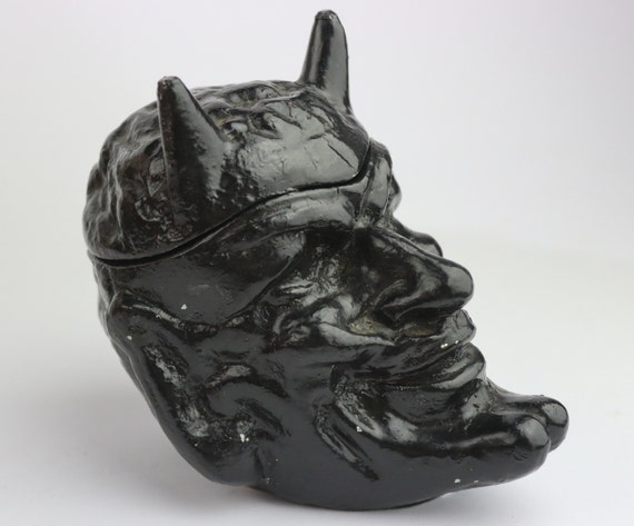 悪魔の顔 彫刻 金属製 カップ付き　アンティーク　ヴィンテージ 灰皿 悪魔の顔 彫刻 金属製 カップ付きアンティークヴィンテージ 灰皿