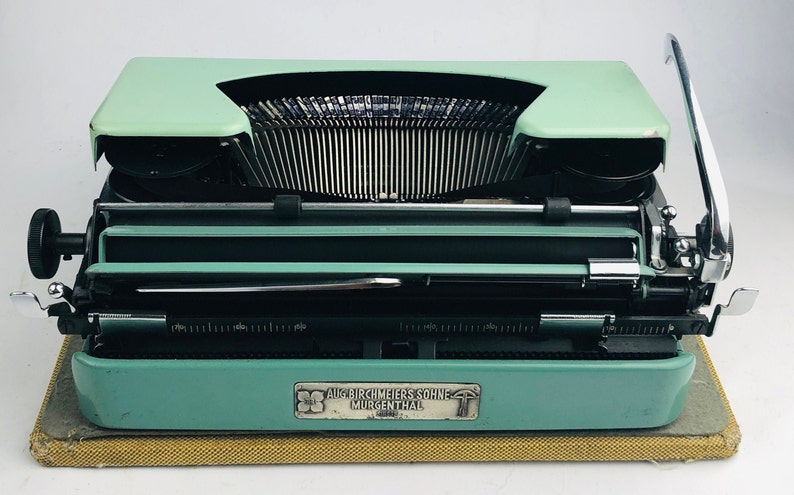 Rare Typewriter Swissa Junior, Vintage typewriter Swissa, Old typewriter Swissa, QWERTZ typewriter, Aug. Birchmeier & Son in Murgenthal image 5
