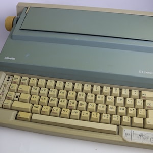 1999 Vintage electric typewriter Olivetti ET Personal 55, Vintage typewriter Olivetti, typewriter electric, suitcase typewriter