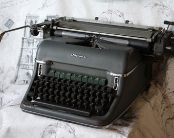 OLYMPIA De LUXE Typewriter, Vintage Typewriter 1960, Travel