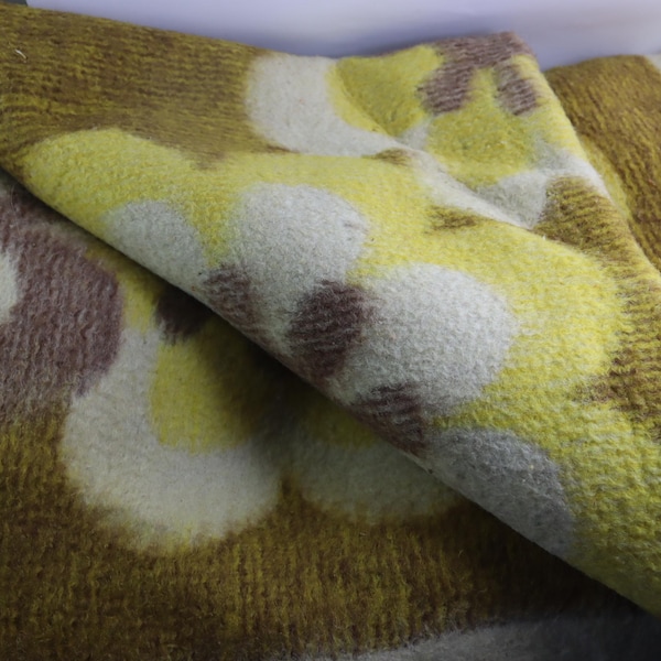 200x145 cm incredibly soft vintage wool blanket, ussr coverlet, heavy covering, retro soviet woolen coverlid, winter wrap, blanket on coat