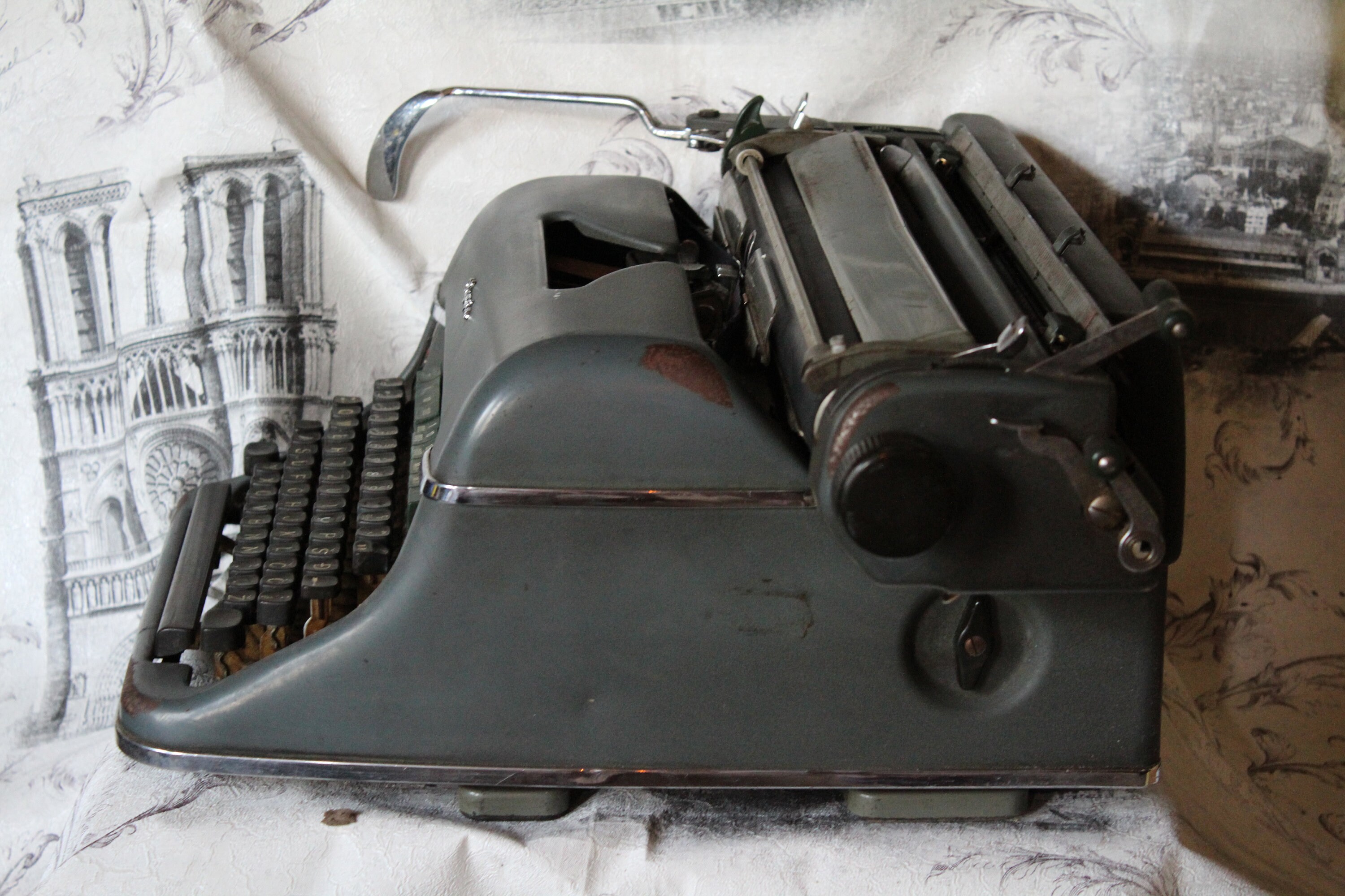 ヴィンテージ タイプライター オリンピア スーパー デラックス