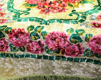 Big plush tablecloth, vintage tablecloth, rustic carpet, Vintage floral Tablecloth, Table cover, Bedspread, velvet cover, Plush carpet