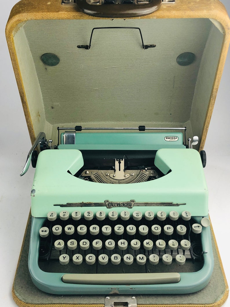 Rare Typewriter Swissa Junior, Vintage typewriter Swissa, Old typewriter Swissa, QWERTZ typewriter, Aug. Birchmeier & Son in Murgenthal image 9