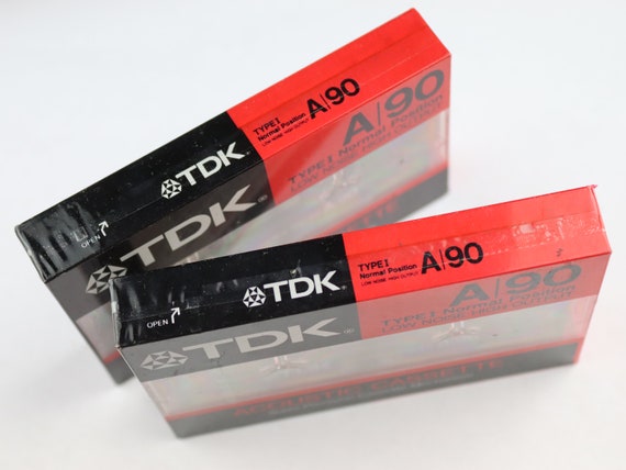 新しいオーディオ カセット テープ TDK A90 のペア、ビンテージ
