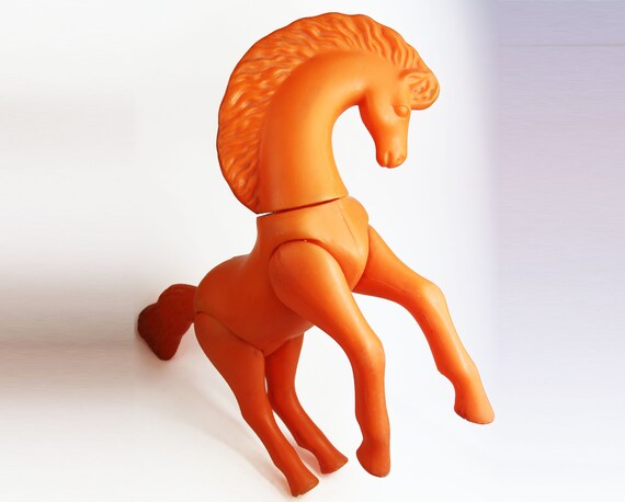 Caballo de juguete sovietico de plastico de 36 cm de tamano muneca sovietica juguete vintage muneca