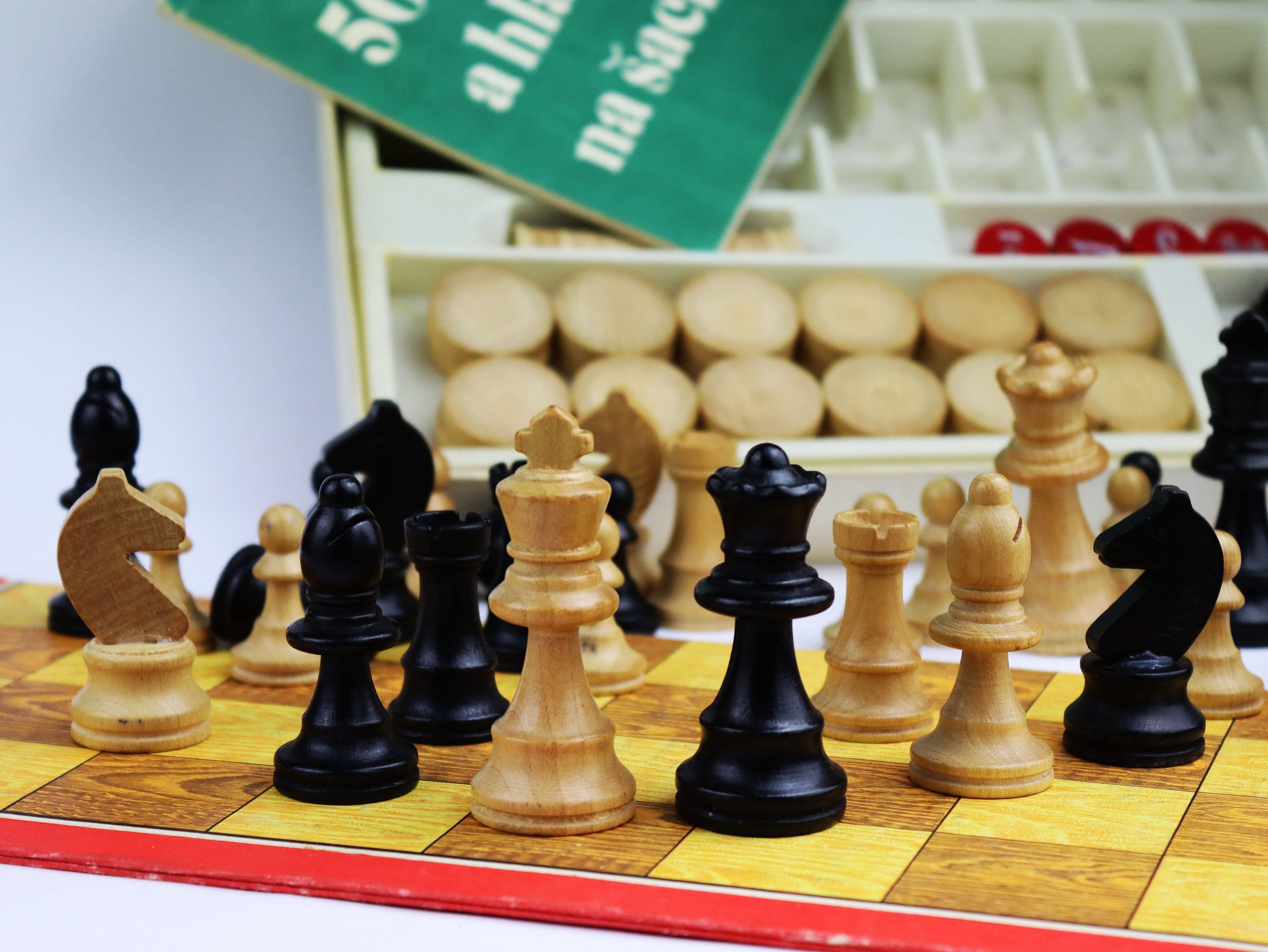 Jeu d'Échecs en Bois avec Pièces Minces - Échiquier Pliant