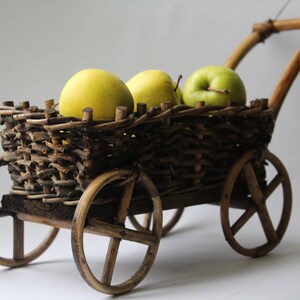 ソビエト ヴィンテージ ハンドメイド 木製荷馬車、ヴィンテージ 荷馬車、木製荷馬車、ハンドメイド。荷馬車の小像、素朴なスタイル、素朴な装飾。素朴な花瓶。フルーツボウル