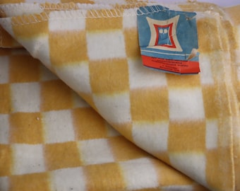 NEW 140x100 cm Vintage wool cotton blanket, ussr coverlet,soviet heavy covering,woolen coverlid,winter wrap, checkered plaid, pet blanket
