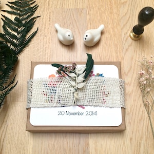 Hochzeitsgeschenkbox, Hochzeitsgeschenkbox, Personalisiertes Geschenk zur Hochzeit, Erinnerungsbox, Hochzeit Geschenkidee, Floral Illustrierte Geschenkbox,