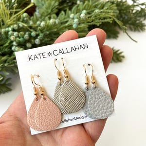 Mini Drop Echtleder Ohrring Set, kleine Leder Ohrringe, kleine Leder Ohrringe, Leder Ohrring Geschenk Set, Sie wählen 3 aus 60 + FARBEN!