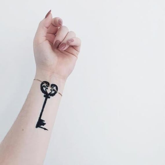 4pcs Black Simple Key, Feather & Word Pattern Temporary Tattoo Sticker For  Finger, Wrist And Other Small Parts | SHEIN USA