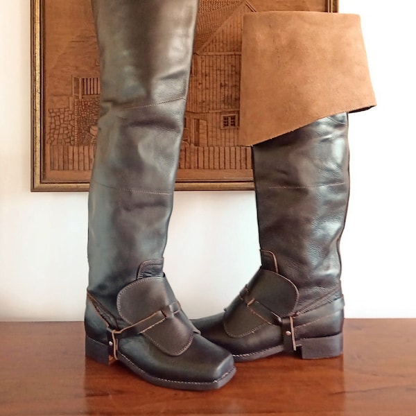 extra grand mousquetaire cavalier chevalier pirate hommes bottes en cuir cosplay GN taille 42 stivali uomo stile pirata cavaliere