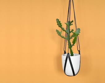 Black Leather Hanging Planter / Lade #1 / Black Hanging Flower Pot