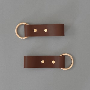 Supporto per asta per tenda in pelle marrone scuro: montaggio a soffitto, set da 2