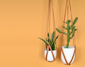 Light Brown Leather Hanging Planter / Lade #2 / Burnt Orange Plant Hanger