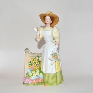 Avon Presidents Club Mrs Albee Figurine - Lady with Watering Can "Tending Garden"