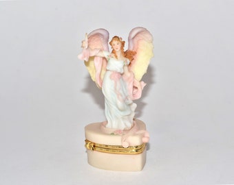Seraphim Angel Classics - Hope &quot;Light in the Distance&quot; Hinged Box with Pin #81621 1998 Roman Inc (5 over Rose mark)