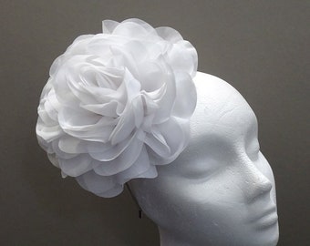 Large fabric flower design fascinator in white chiffon for formal events, weddings, races, ladies day.