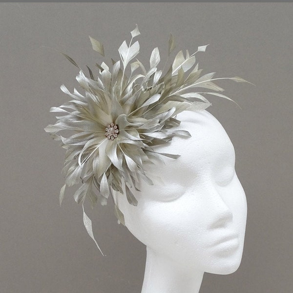 Feather Fascinator in Champagne