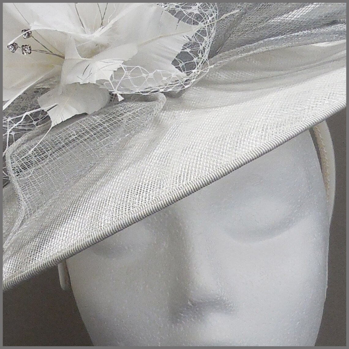 headpiece ascot