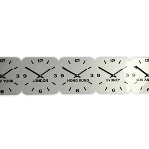 Silver Acrylic World Timezone Wall Clocks 5 Dial Horizontal