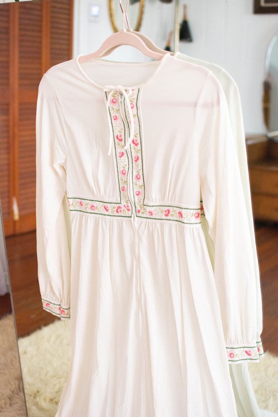 1970s white embroidered maxi night gown/ dress