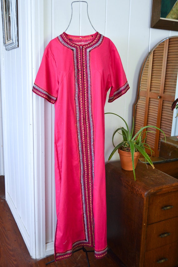 Vintage embroidered kaftan/ embroidered maxi