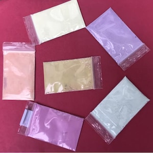 UNIC  Glow in the Dark  (GREEN)  Photochromic   UV (Solar) activated color change pigment.