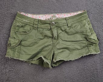 Almost Famous Y2K Mini Shorts Womens W28 JR 9 Green Low Rise Stretch Cut Off Hem