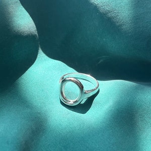 Vintage 925 Silver Modernist Oval Shaped Ring Size 8