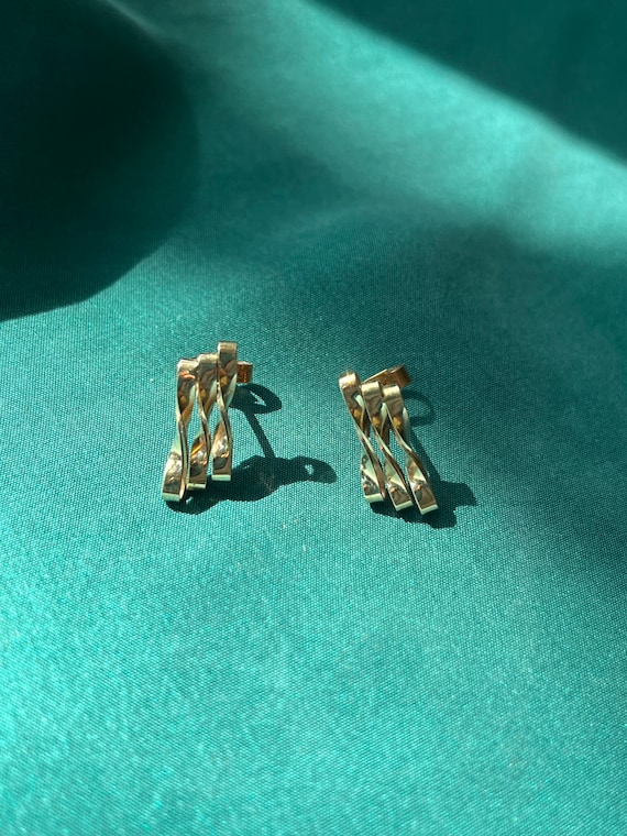 Vintage 18k Gold Modernist Angular Ribbon Earrings