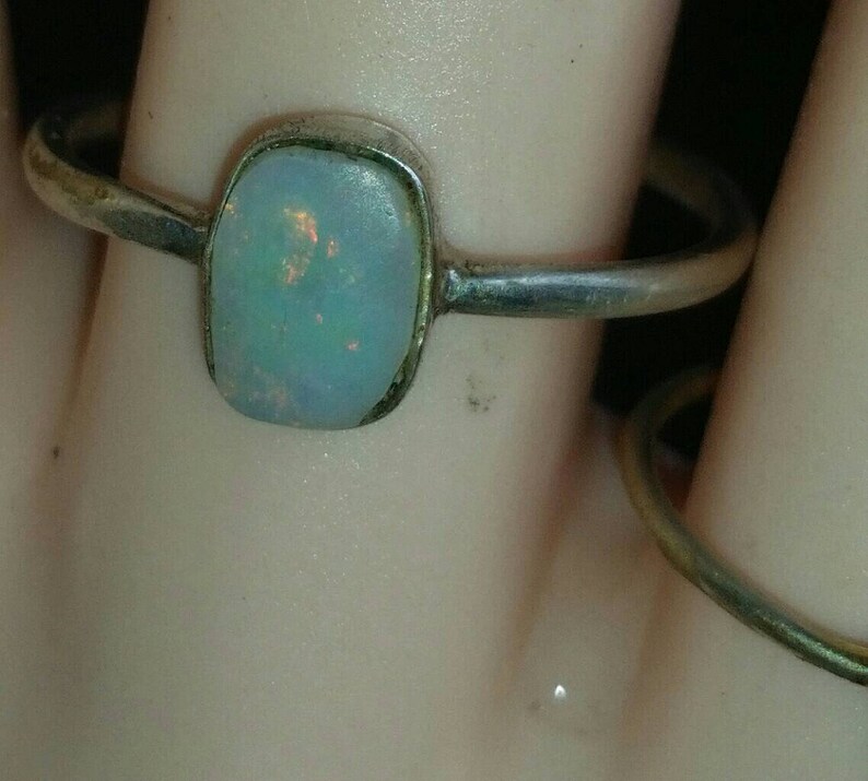 Multi colour flash Approx 2 carat set in sterling silver 925 band Australian solid Opal ring from lightening ridge