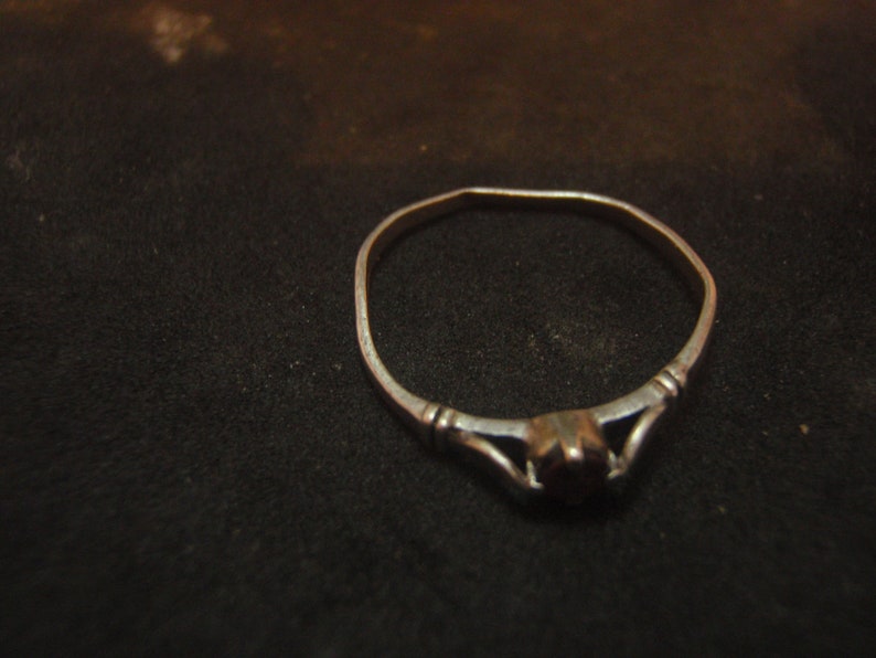 925 STERLING SILVER vintage ring with ruby