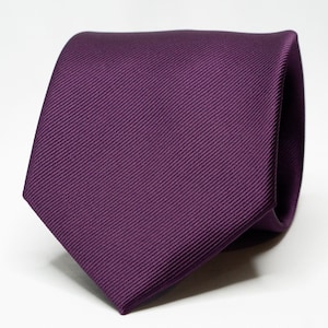 Men&#39;s Solid Purple Tie Plum Wedding Tie Groomsmen Matching Tie Purple Wedding Necktie for Him Work Professional Job Tie Formal Party Tie