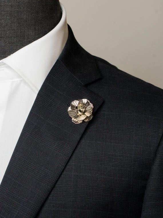 Silver Metal Flower Boutonniere Men's Floral Lapel Pin Men's Suit Pin Flower Wedding Pin Groom Wedding Suit Pin Men's Lapel Pin Wedding