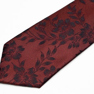 Mens Ties. Glitter Necktie Metallic Bling Burgundy Dark Red Lamé Narrow Tie With Matching Pocket Square Set - Israel - Foto 2