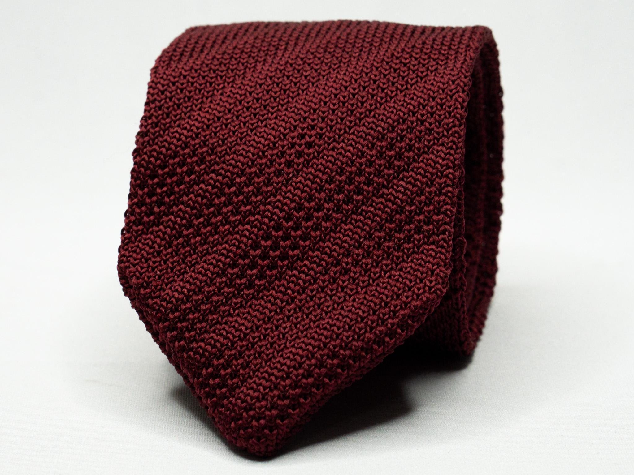 maroon knitted tie