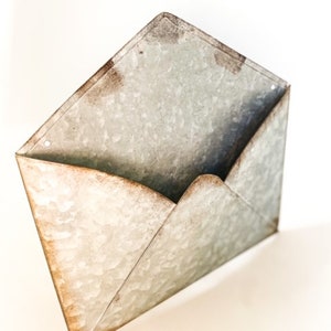 Buzón de San Valentín con sobre de metal galvanizado de 23 x 25 cm