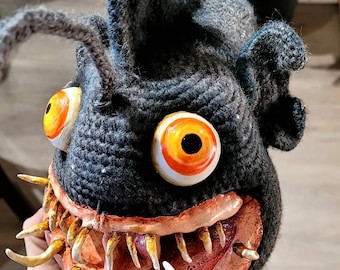 Peluche de pez rape, hecho a pedido