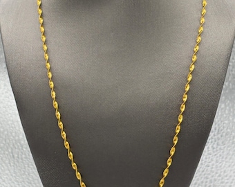 18 Karat Yellow Gold Ladies Twisted Sparkle Chain