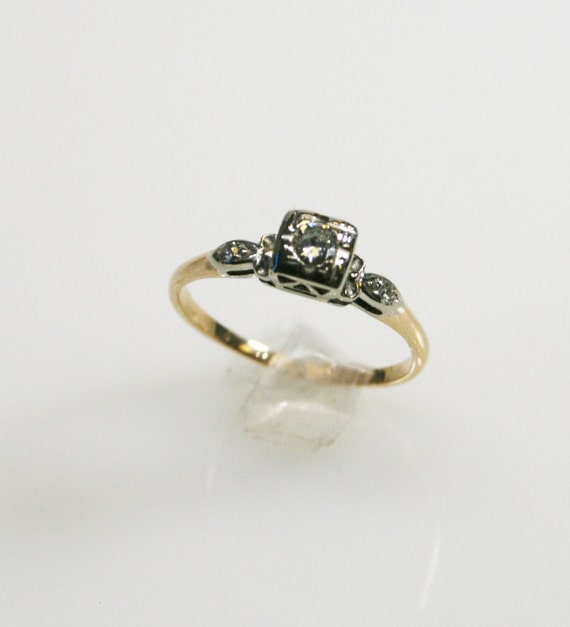 Vintage 14KT Yellow Gold Diamond Engagement Ring - image 1