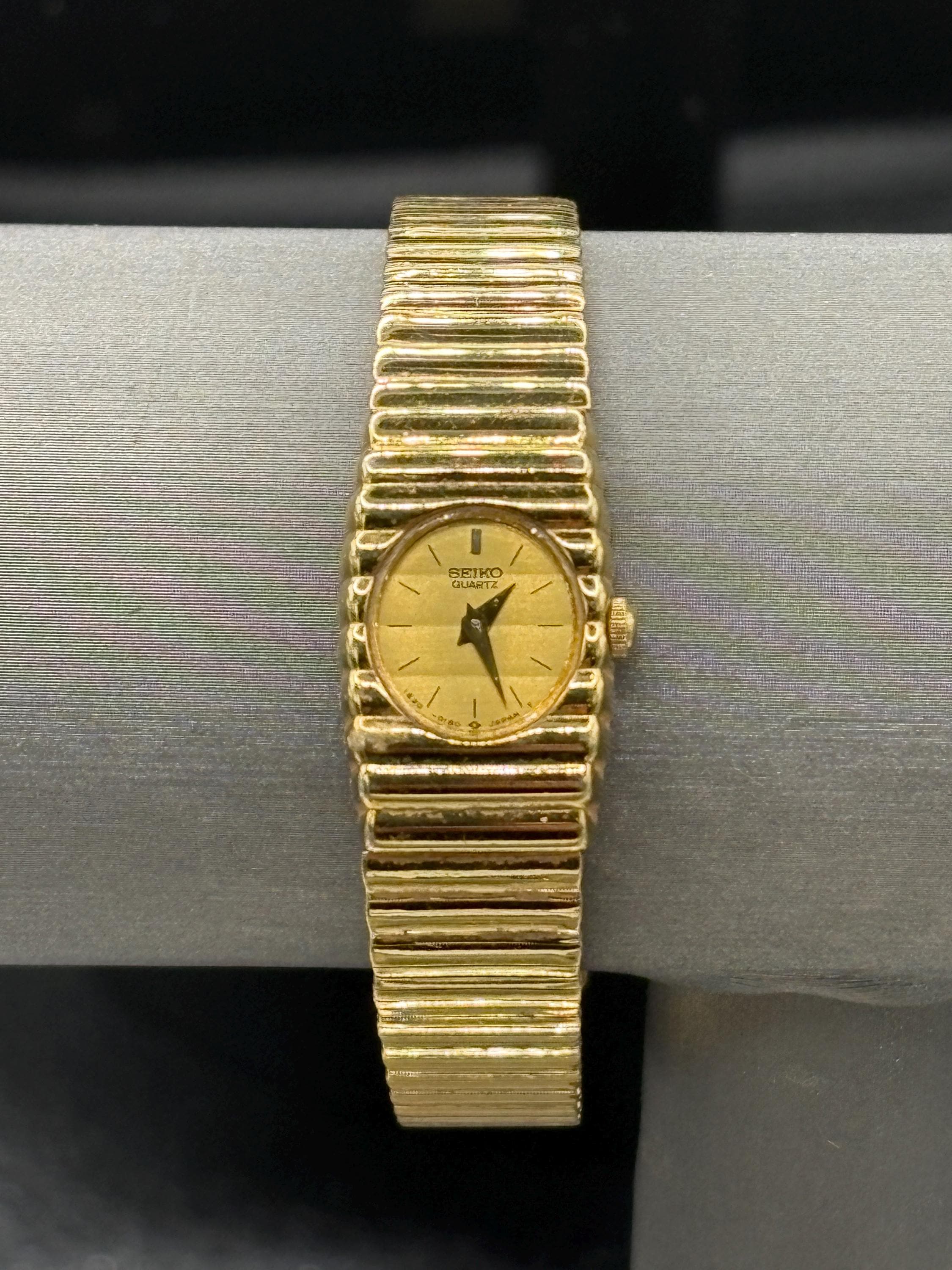 Vintage Seiko Oval Watch - Etsy display picture 2