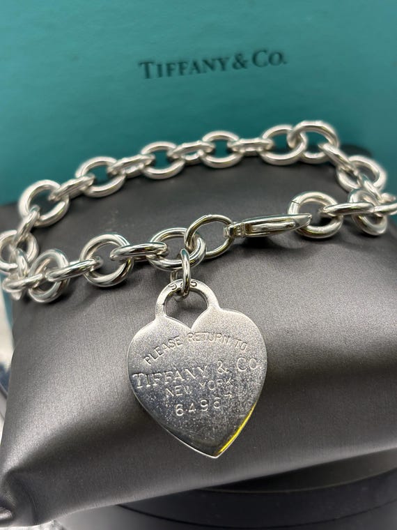 Vintage Tiffany & Company Sterling Silver Heart Tag Charm Link Bracelet