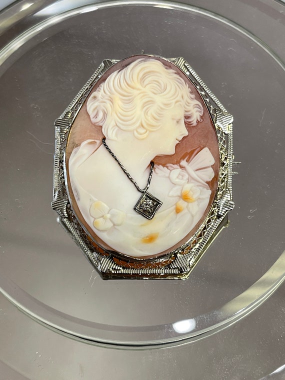 A Gorgeous Antique 14 Karat Gold Cameo - image 1