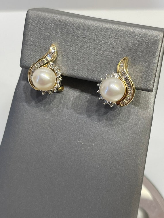 Ladies 14KT Yellow Gold Diamond And Pearl Earrings - image 3